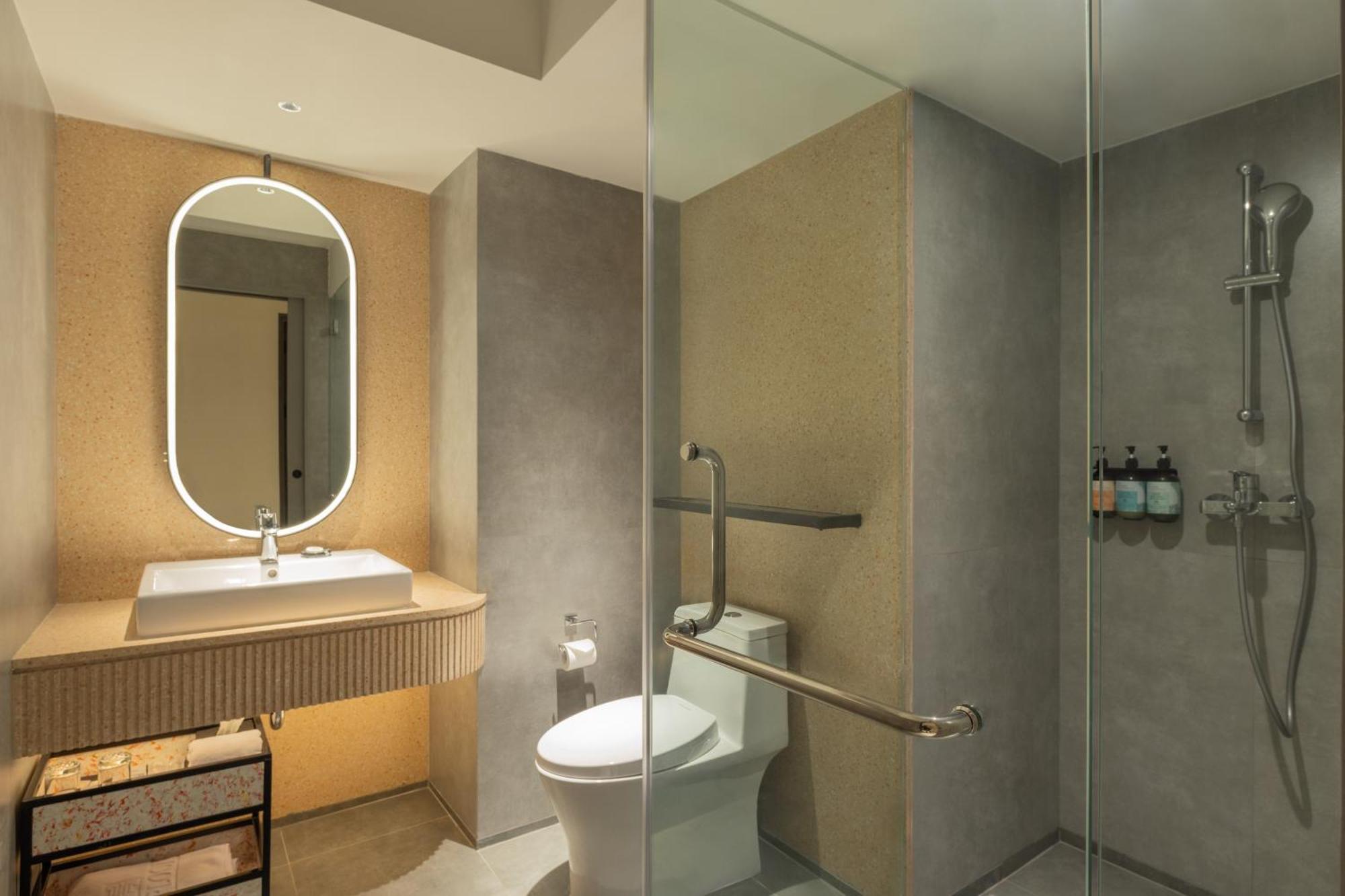 Herloom Hotel & Residence Bsd Tangerang Exterior photo